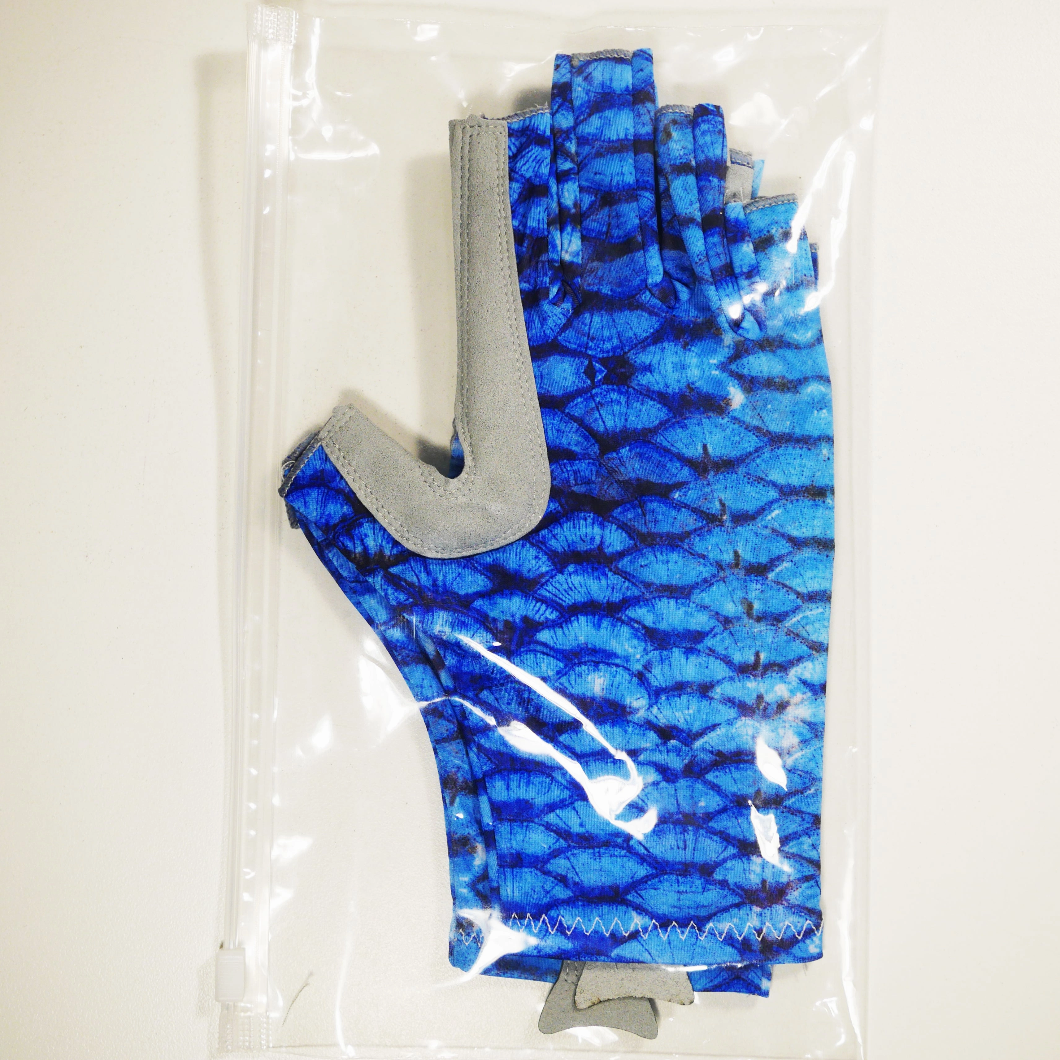 BLUE Tarpon Scale Fishing Gloves / Sun Gloves - Light Weight - MD/LG/XL - FREE SHIPPING