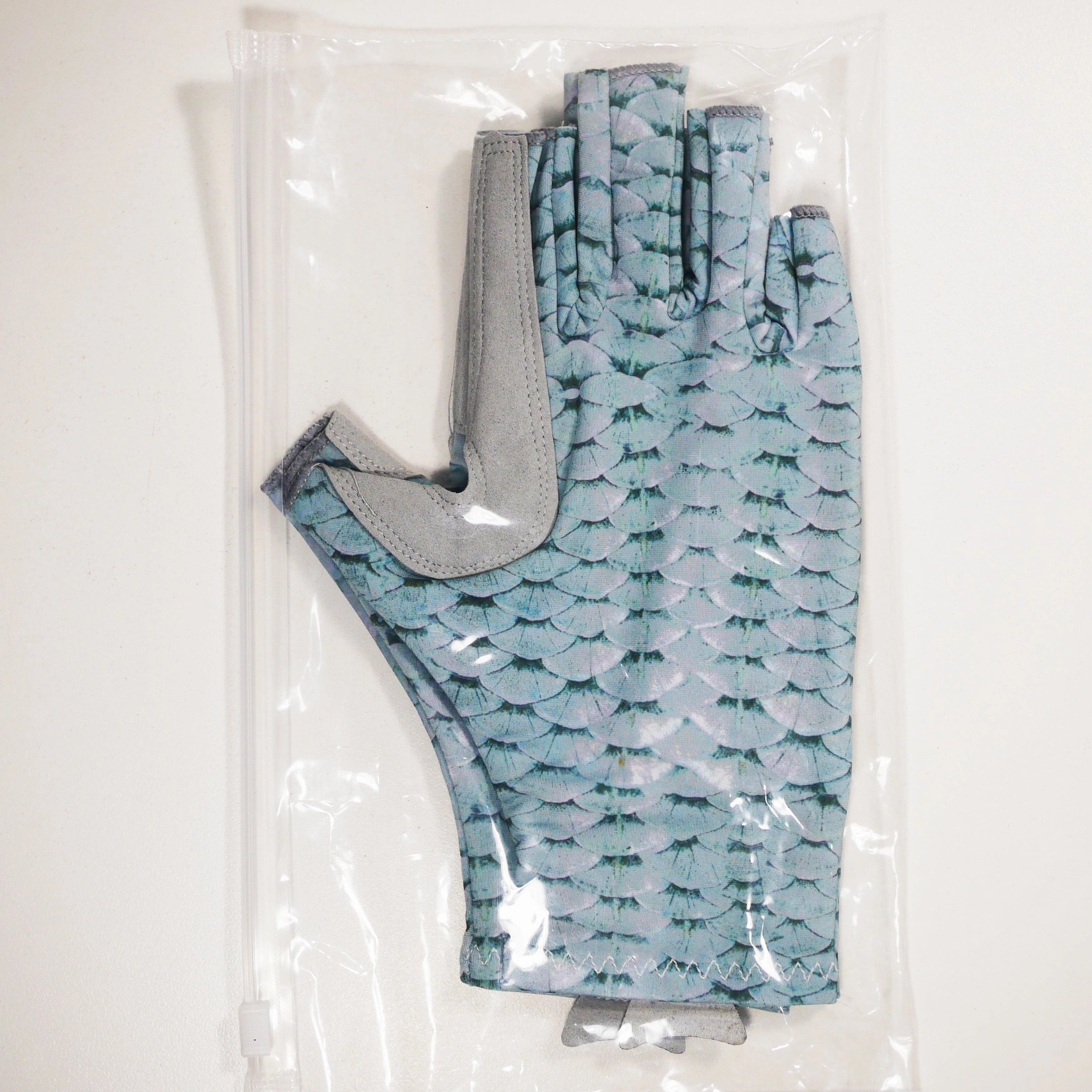 SILVER Tarpon Scale Fishing Gloves / Sun Gloves - Light Weight - MD/LG/XL - FREE SHIPPING