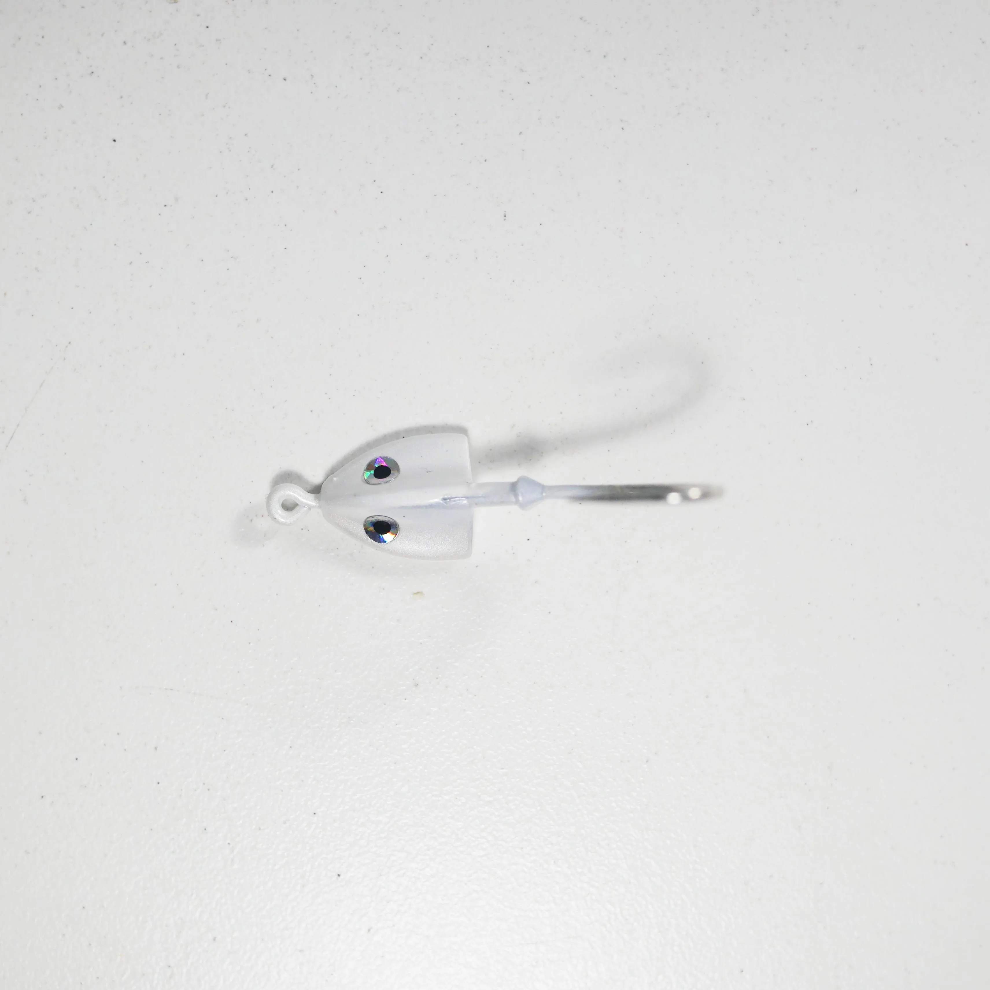 (WHITE) BONEFISH JIGHEAD (30 ANGLED) - 1/4 oz - 3, 5, or 10 pack.  FREE SHIPPING